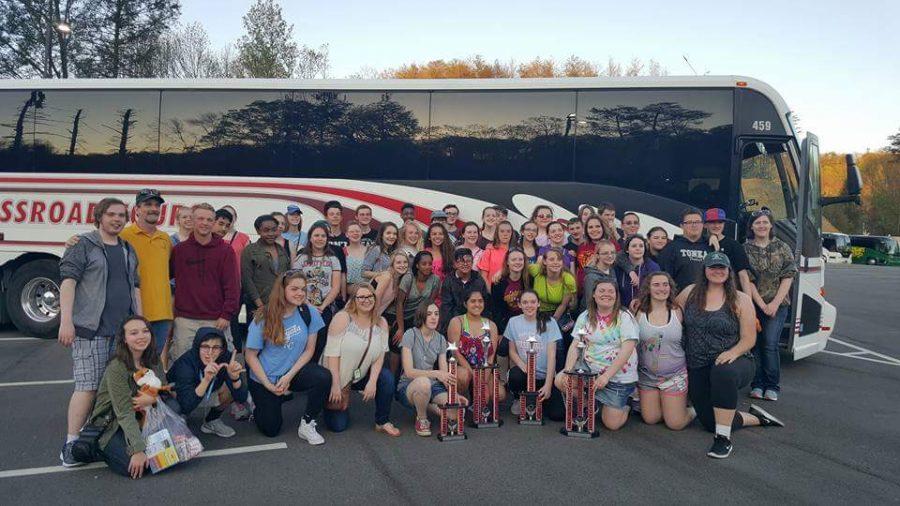 Symphonic+and+Chamber+Orchestras+with+their+four+trophies+at+Dollywood.+